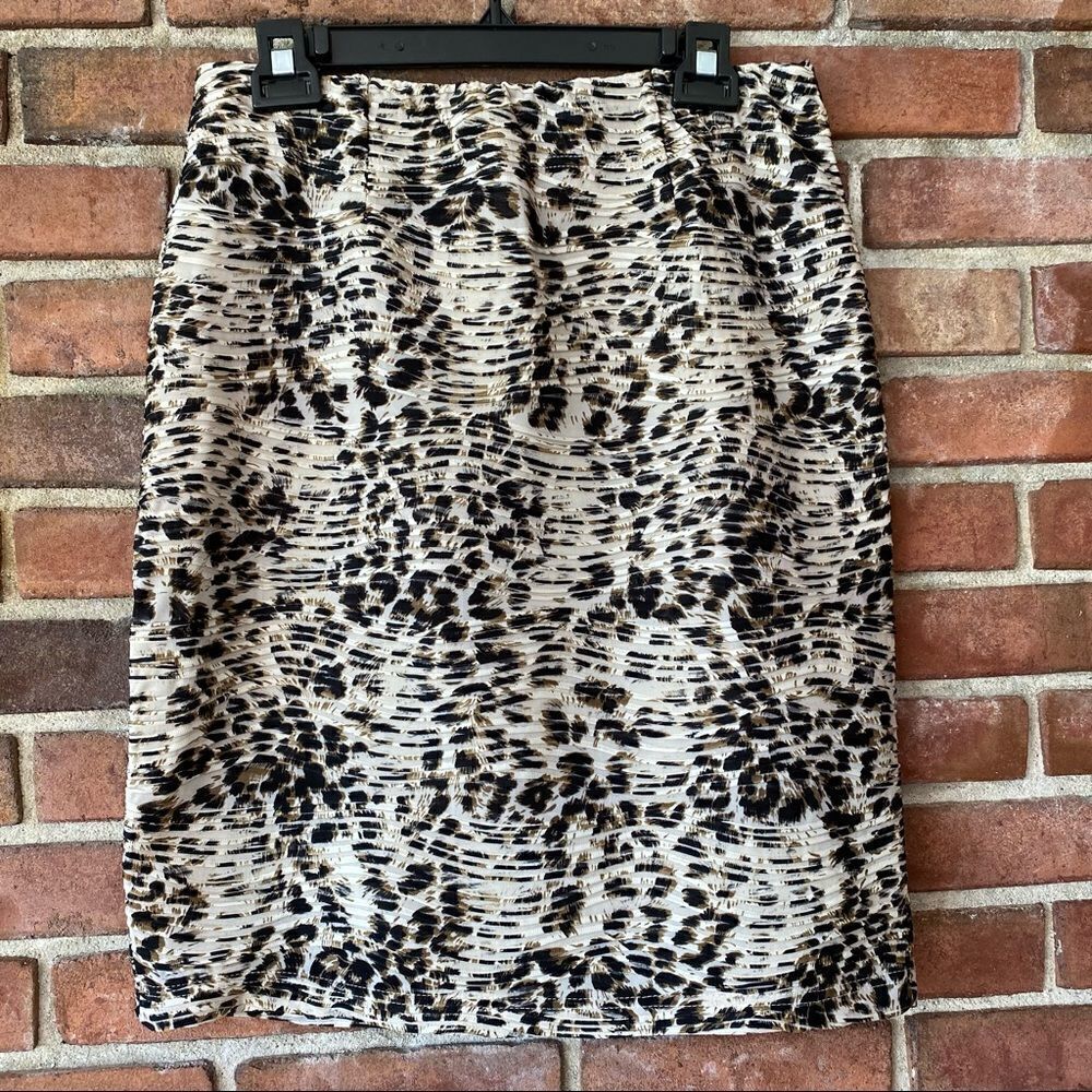 Dressbarn Animal Print Textured Stretchy Pencil Skirt Medium